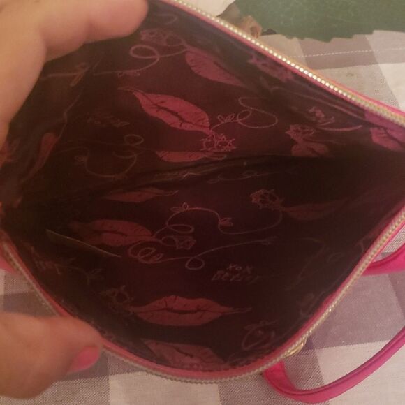 Betsey Johnson Hot Pink Wristlet and Earrings 💗Bundle - Picture 5 of 9